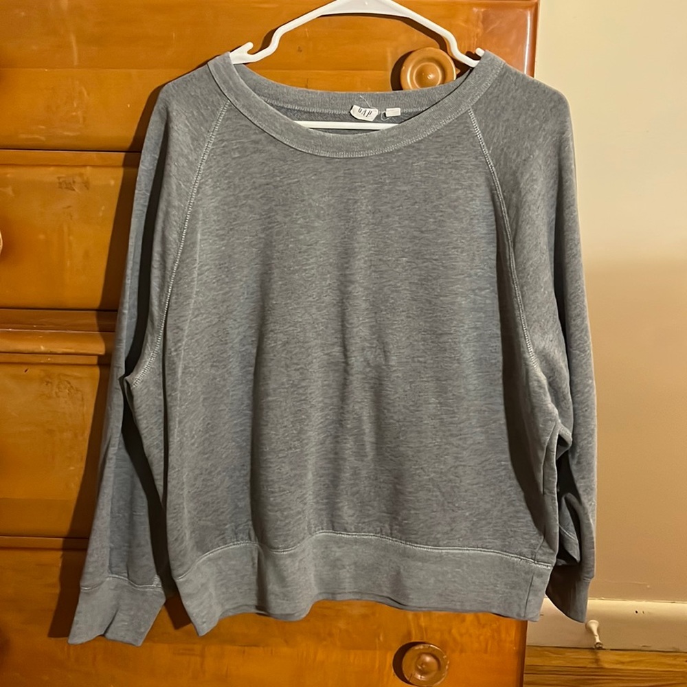 Gap gray crewneck size Large
